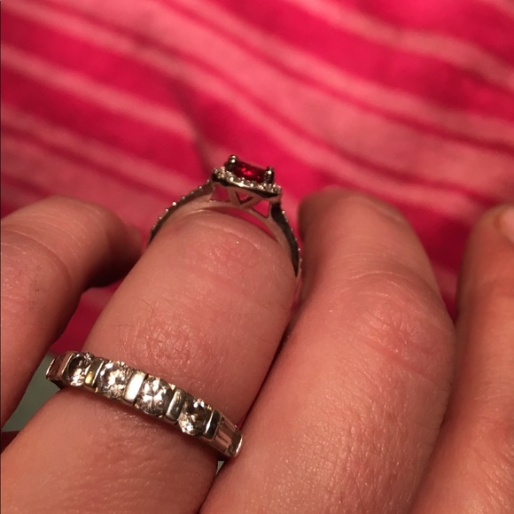 Red ruby ring - Picture 3 of 6